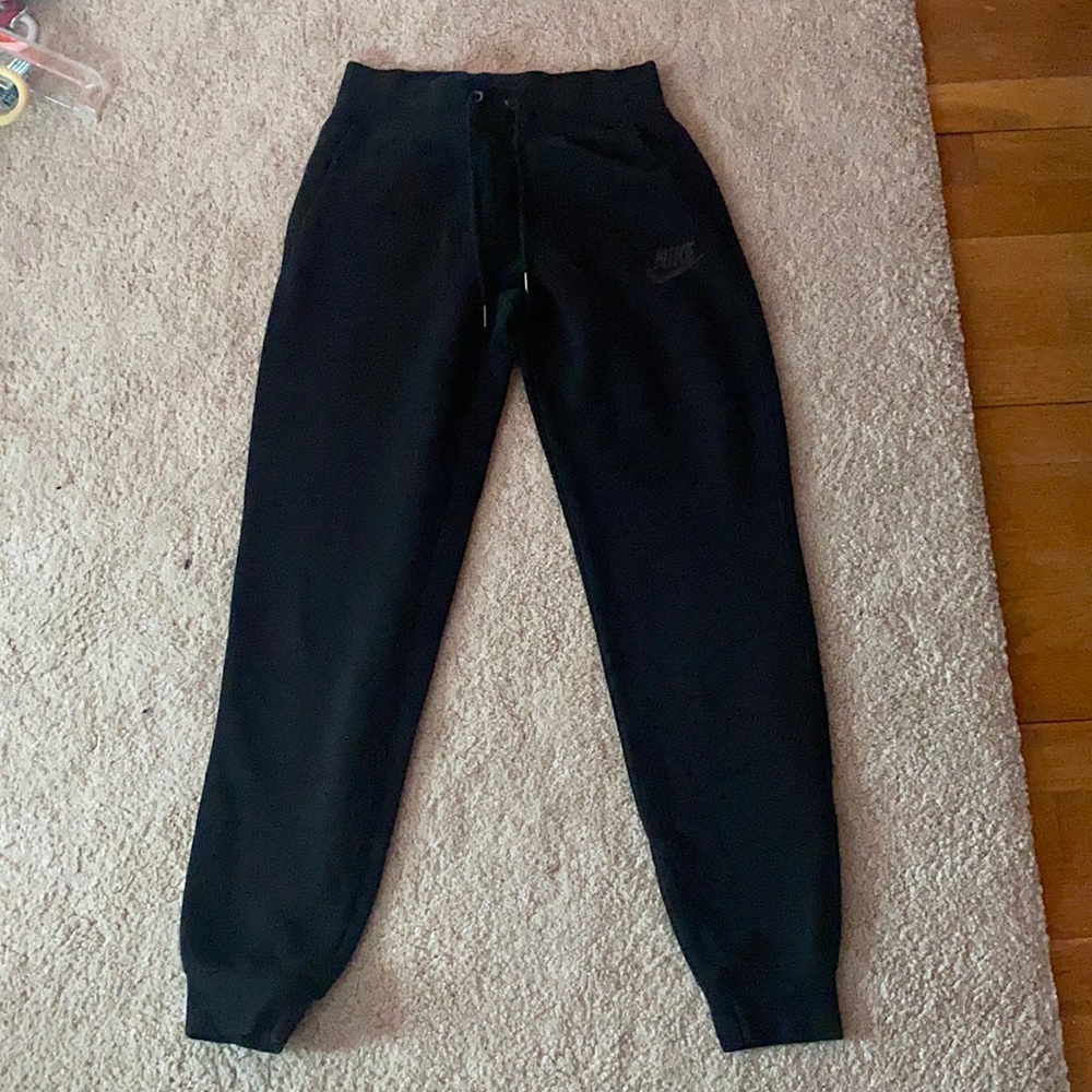 nike black joggers